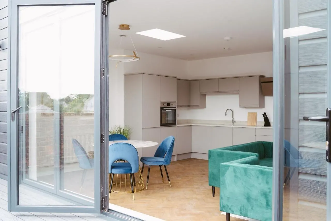 בית נופש יורק Apartment 11 Penthouse 2 Bedrooms, Sleeps 4