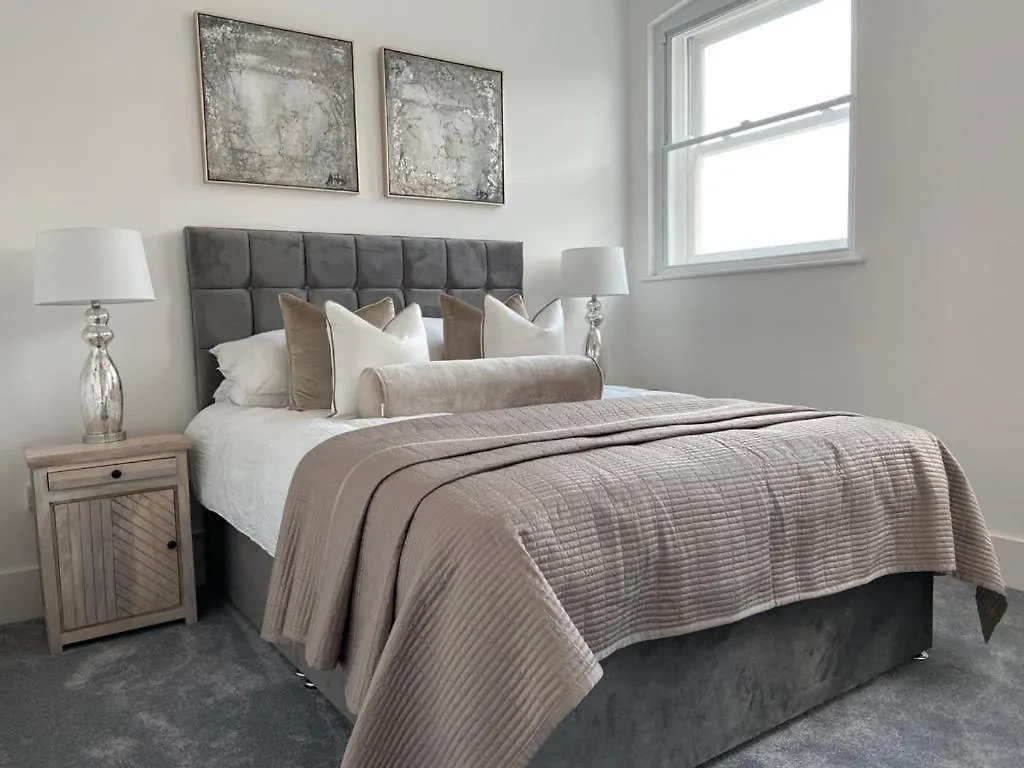 Apartment 11 Penthouse 2 Bedrooms, Sleeps 4 York Tatil Evi